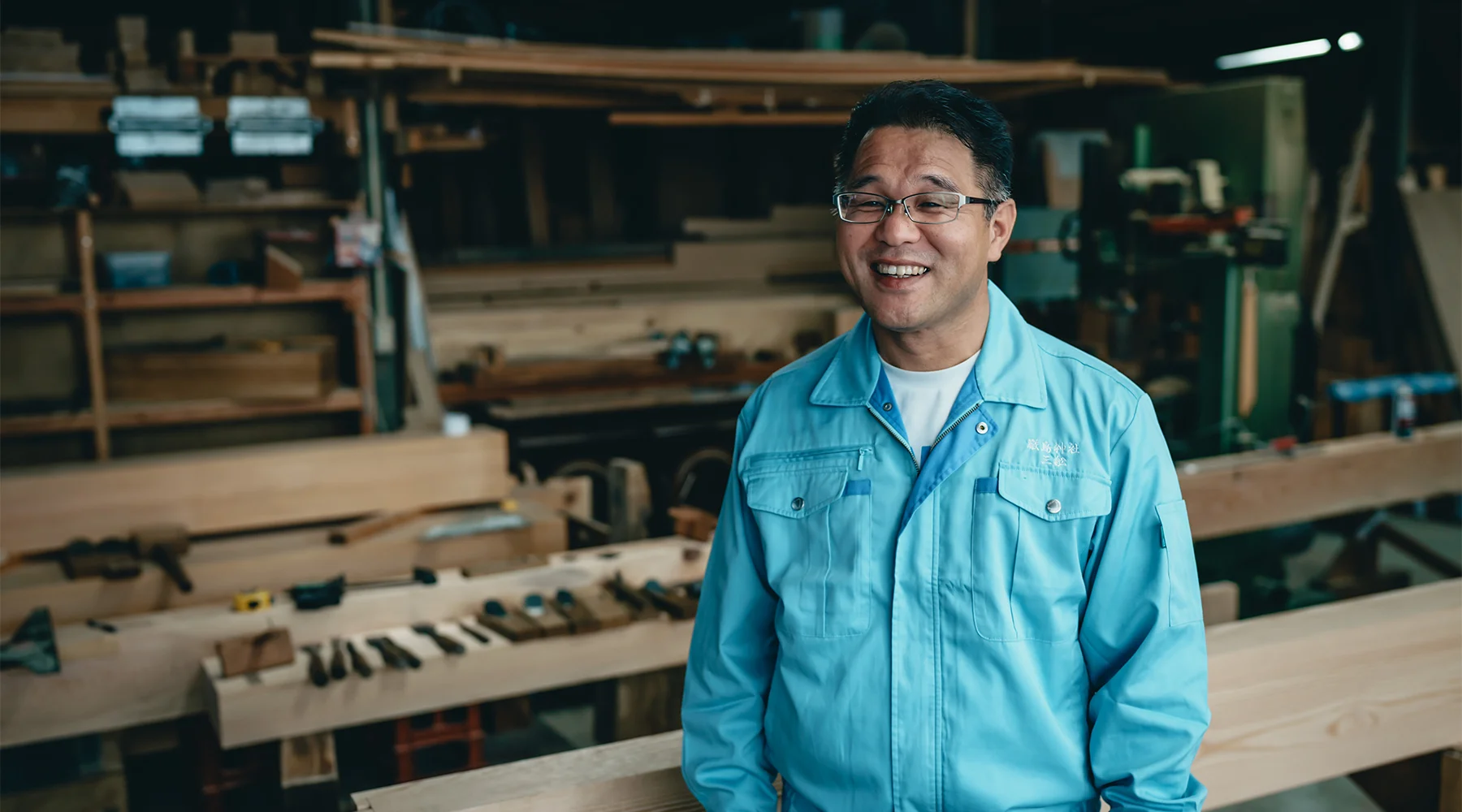 嚴島神社 棟梁 三舩慎悟さん。全国に130人しかいない「文化財建造物修理主任技術者」の資格を持つ。